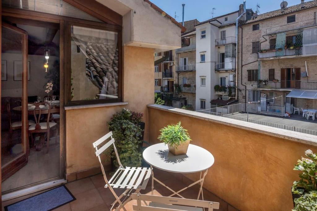 Appartamento Casa Tosca Con Balcone Vicino Parcheggio Macerata Esterno foto